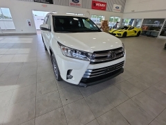 Used 2019  Toyota Highlander V6 AWD &lpar;Natl&rpar; at Maxx Loans near St&period; Adrian&comma; MI
