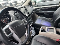 Used 2013  Chrysler Town & Country 4d Wagon Touring at Maxx Loans near St&period; Adrian&comma; MI