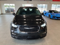 Used 2023 Chrysler Pacifica Touring L FWD at Maxx Loans near St. Adrian, MI
