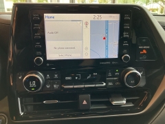 Used 2020 Toyota Highlander 4d SUV AWD XLE at Suburban Ford of Sterling Heights near Sterling Heights, MI