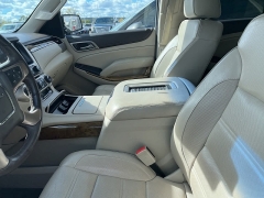 Used 2017 GMC Yukon XL 4d SUV 4WD Denali at Maxx Loans near St. Adrian, MI