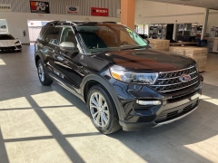 Used 2022 Ford Explorer XLT 4WD at Suburban Ford of Sterling Heights near Sterling Heights, MI
