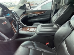 Used 2020 Cadillac Escalade ESV 4d SUV 4WD Luxury at Maxx Loans near St. Adrian, MI