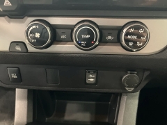 Used 2017  Toyota Tacoma Double Cab 5' Bed V6 4x2 AT &lpar;Natl&rpar; at Maxx Loans near St&period; Adrian&comma; MI