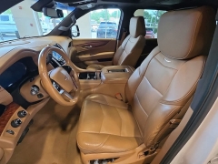Used 2017  Cadillac Escalade 4d SUV 4WD Platinum at Maxx Loans near St&period; Adrian&comma; MI