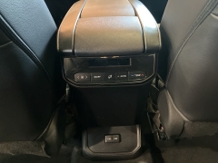 Used 2023  Toyota Highlander FWD &lpar;Natl&rpar; at Maxx Loans near St&period; Adrian&comma; MI