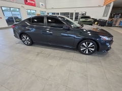 Used 2022  Nissan Altima 2&period;5 SV Sedan at Maxx Loans near St&period; Adrian&comma; MI