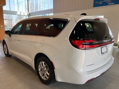 Used 2025  Chrysler Pacifica Select FWD at Maxx Loans near St&period; Adrian&comma; MI