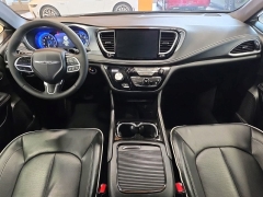 Used 2026  Chrysler Pacifica Limited FWD at Maxx Loans near St&period; Adrian&comma; MI