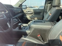 Used 2022 GMC Sierra 1500 4WD Crew Cab AT4 at Suburban Ford of Sterling Heights near Sterling Heights, MI