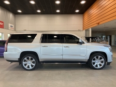 Used 2020 Cadillac Escalade ESV 4d SUV 4WD Luxury at Maxx Loans near St. Adrian, MI