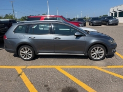 Used 2017 Volkswagen Golf Alltrack 1.8T DSG at Maxx Loans near St. Adrian, MI