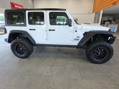 Used 2018  Jeep Wrangler Unlimited 4d SUV 4WD Rubicon at Maxx Loans near St&period; Adrian&comma; MI