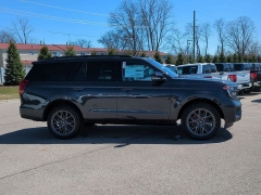 New 2025 Ford Expedition Platinum 4x4 at Suburban Ford of Sterling Heights near Sterling Heights, MI