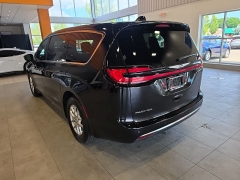 Used 2026  Chrysler Pacifica Select FWD at Maxx Loans near St&period; Adrian&comma; MI