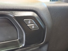 Used 2020  Chevrolet Silverado 1500 4WD Crew Cab 147" Custom Trail Boss at Maxx Loans near St&period; Adrian&comma; MI