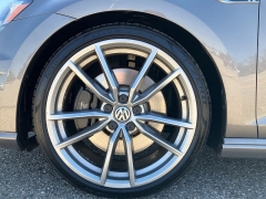 Used 2017 Volkswagen Golf R 4-Door DSG w/DCC/Nav at Maxx Loans near ,