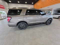 Used 2019  Ford Expedition 4d SUV 4WD Limited at Maxx Loans near St&period; Adrian&comma; MI