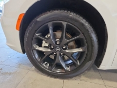 Used 2025  Chrysler Pacifica Limited FWD at Maxx Loans near St&period; Adrian&comma; MI