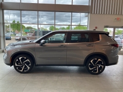 Used 2023 Mitsubishi Outlander SE FWD at Suburban Ford of Sterling Heights near Sterling Heights, MI