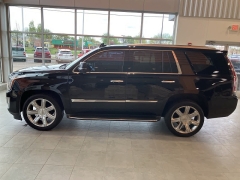 Used 2016 Cadillac Escalade 4d SUV 4WD Luxury at Suburban Ford of Sterling Heights near Sterling Heights, MI