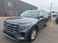 Used 2025  Ford Explorer Active 4WD at Maxx Loans near St&period; Adrian&comma; MI