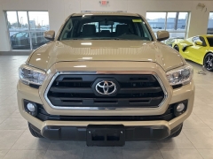 Used 2017  Toyota Tacoma Double Cab 5' Bed V6 4x2 AT &lpar;Natl&rpar; at Maxx Loans near St&period; Adrian&comma; MI