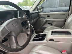 Used 2004  GMC Yukon 4dr 1500 4WD SLT at Maxx Loans near St&period; Adrian&comma; MI