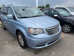 Used 2013 Chrysler Town & Country 4d Wagon Touring at Suburban Ford of Sterling Heights near Sterling Heights, MI