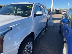 Used 2018 GMC Yukon 4d SUV 4WD SLT at Suburban Ford of Sterling Heights near Sterling Heights, MI
