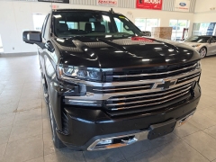 Used 2019  Chevrolet Silverado 1500 4WD Crew Cab 157" High Country at Maxx Loans near St&period; Adrian&comma; MI