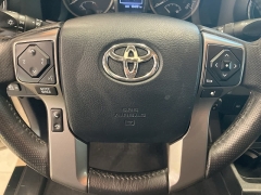 Used 2017  Toyota Tacoma Double Cab 5' Bed V6 4x2 AT &lpar;Natl&rpar; at Maxx Loans near St&period; Adrian&comma; MI