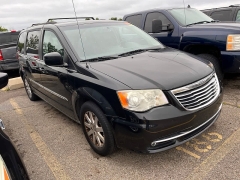 Used 2013  Chrysler Town & Country 4d Wagon Touring at Maxx Loans near St&period; Adrian&comma; MI