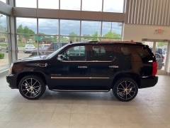 Used 2012 Cadillac Escalade 4d SUV AWD Luxury at Maxx Loans near ,