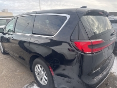 Used 2026  Chrysler Pacifica Select FWD at Maxx Loans near St&period; Adrian&comma; MI