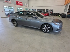 Used 2022  Nissan Altima 2&period;5 SV Sedan at Maxx Loans near St&period; Adrian&comma; MI