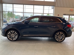 Used 2017 Lincoln MKX 4d SUV AWD Reserve 2.7T at Suburban Ford of Sterling Heights near Sterling Heights, MI