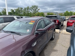 Used 2011 Ford Taurus 4d Sedan SEL at Maxx Loans near ,