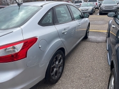 Used 2013  Ford Focus 4d Sedan SE at Maxx Loans near St. Adrian, MI