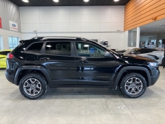 Used 2020  Jeep Cherokee Trailhawk 4x4 at Maxx Loans near St&period; Adrian&comma; MI