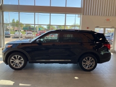 Used 2022 Ford Explorer XLT 4WD at Suburban Ford of Sterling Heights near Sterling Heights, MI