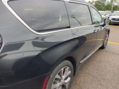 Used 2020 Chrysler Pacifica Limited FWD at Suburban Ford of Sterling Heights near Sterling Heights, MI