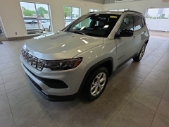 Used 2024  Jeep Compass Latitude 4x4 at Maxx Loans near St&period; Adrian&comma; MI