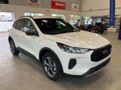 Used 2025  Ford Escape ST-Line AWD at Maxx Loans near St. Adrian, MI