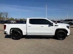 Used 2022 GMC Sierra 1500 4WD Crew Cab Elevation at Maxx Loans near ,