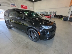 Used 2021  Chrysler Pacifica Limited AWD at Maxx Loans near St&period; Adrian&comma; MI