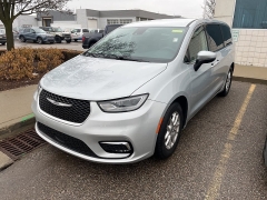 Used 2023  Chrysler Pacifica Touring L FWD at Maxx Loans near St&period; Adrian&comma; MI
