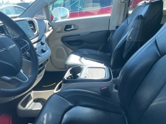 Used 2022 Chrysler Pacifica Hybrid Touring L FWD at Suburban Ford of Sterling Heights near Sterling Heights, MI