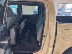 Used 2017  Toyota Tacoma Double Cab 5' Bed V6 4x2 AT &lpar;Natl&rpar; at Maxx Loans near St&period; Adrian&comma; MI