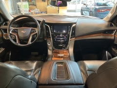 Used 2020 Cadillac Escalade ESV 4d SUV 4WD Luxury at Maxx Loans near St. Adrian, MI